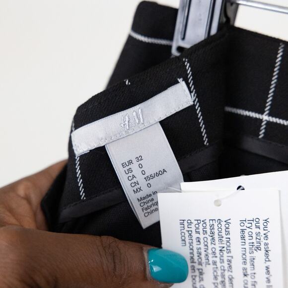 H&M Black White Windowpane Plaid Faux Wrap Mini Skirt Gold Zip NWT Size 0 - Picture 4 of 5